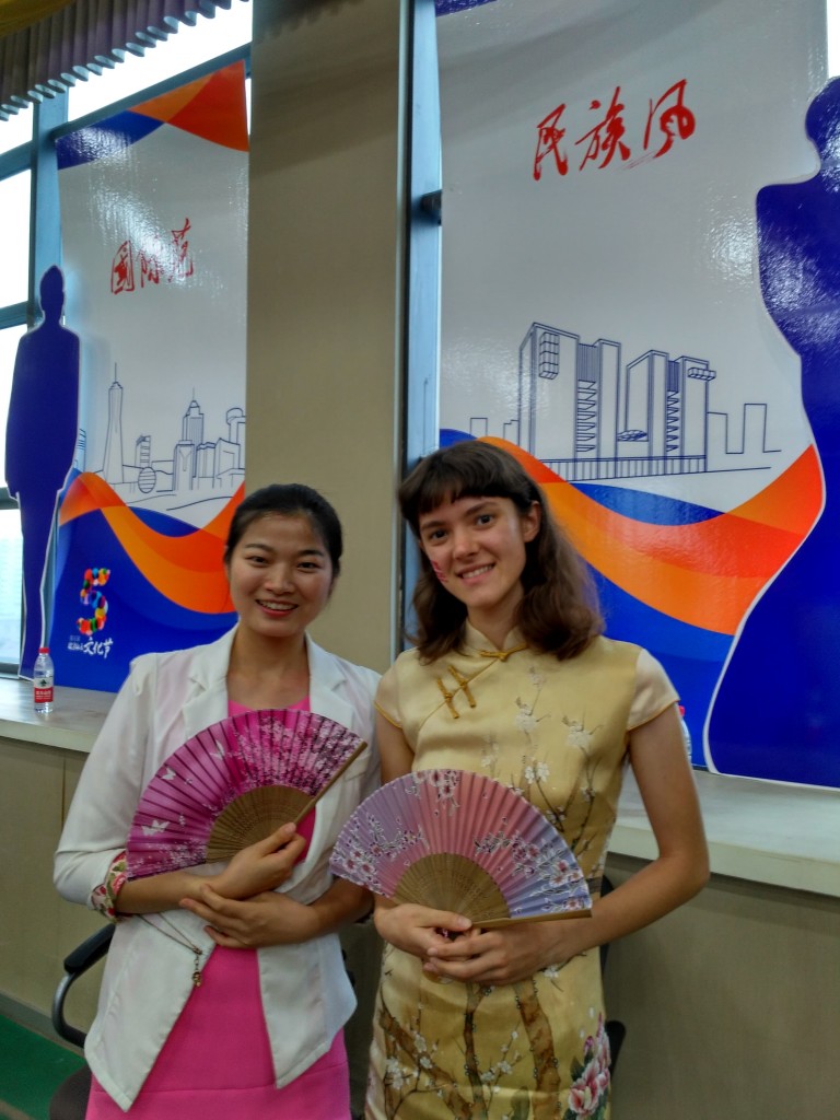 Some girls asked for my photo, so we posed together with our silk fans (another gift).